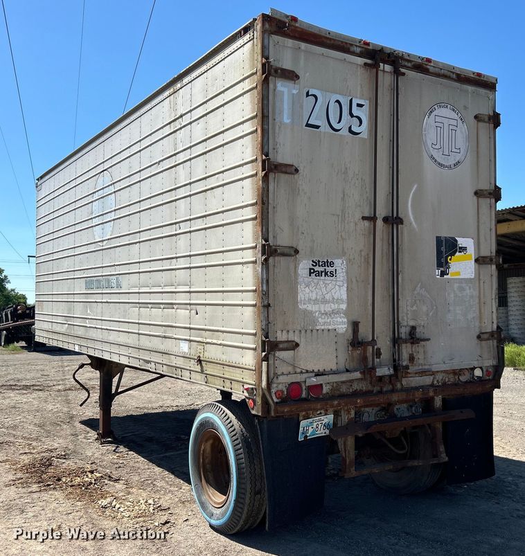 image for item DO1134 1970 American Trailers, Inc. dry van trailer