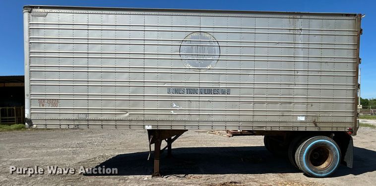 image for item DO1134 1970 American Trailers, Inc. dry van trailer