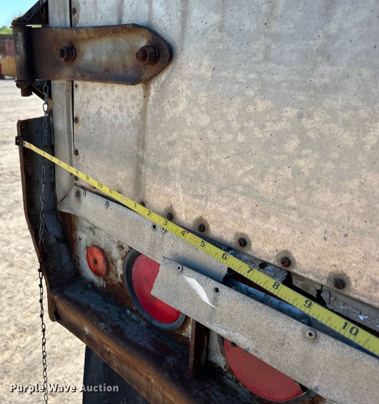 image for item DO1134 1970 American Trailers, Inc. dry van trailer