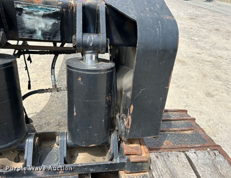 image for item DO1153 1989 Landoll Corp. lowboy equipment trailer