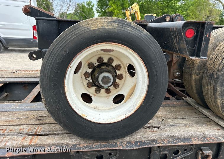 image for item DO1153 1989 Landoll Corp. lowboy equipment trailer