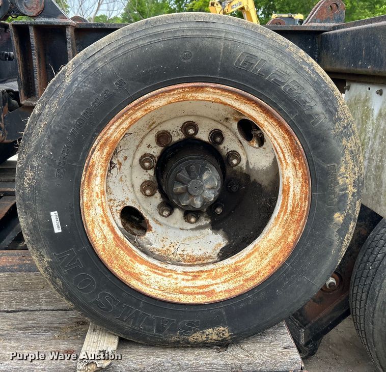 image for item DO1153 1989 Landoll Corp. lowboy equipment trailer