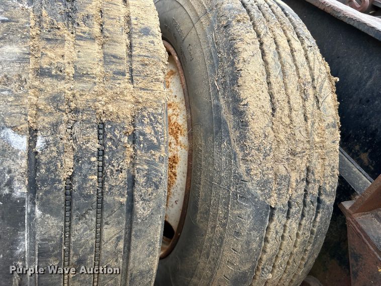 image for item DO1153 1989 Landoll Corp. lowboy equipment trailer