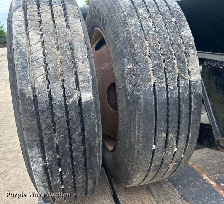 image for item DO1153 1989 Landoll Corp. lowboy equipment trailer