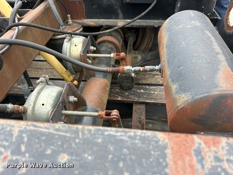 image for item DO1153 1989 Landoll Corp. lowboy equipment trailer