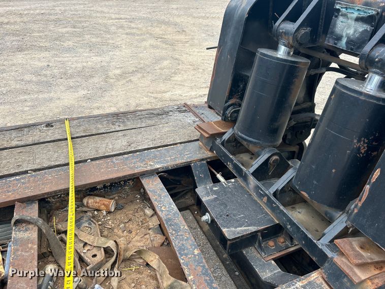 image for item DO1153 1989 Landoll Corp. lowboy equipment trailer