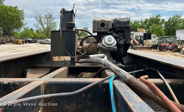 image for item DO1153 1989 Landoll Corp. lowboy equipment trailer