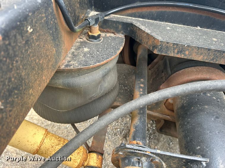 image for item DO1153 1989 Landoll Corp. lowboy equipment trailer