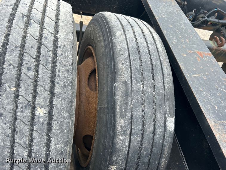 image for item DO1153 1989 Landoll Corp. lowboy equipment trailer