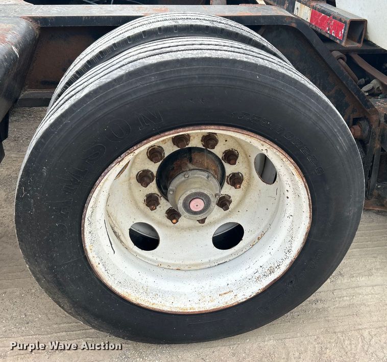 image for item DO1153 1989 Landoll Corp. lowboy equipment trailer