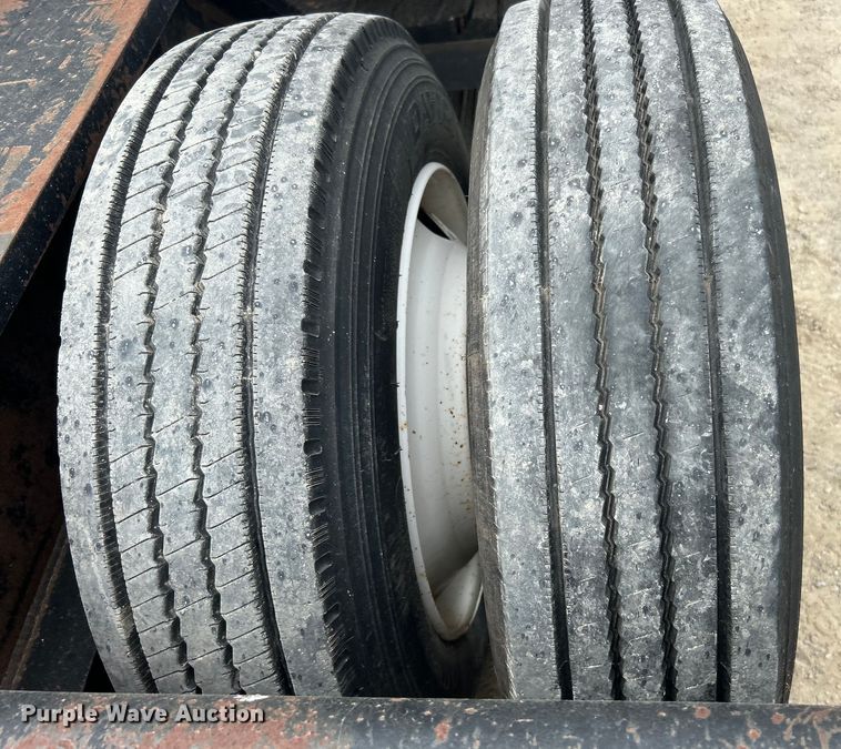 image for item DO1153 1989 Landoll Corp. lowboy equipment trailer