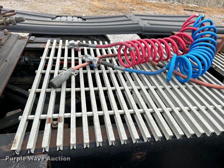 image for item DO1154 1999 Kenworth T800 semi truck