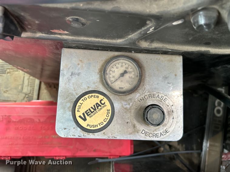 image for item DO1154 1999 Kenworth T800 semi truck