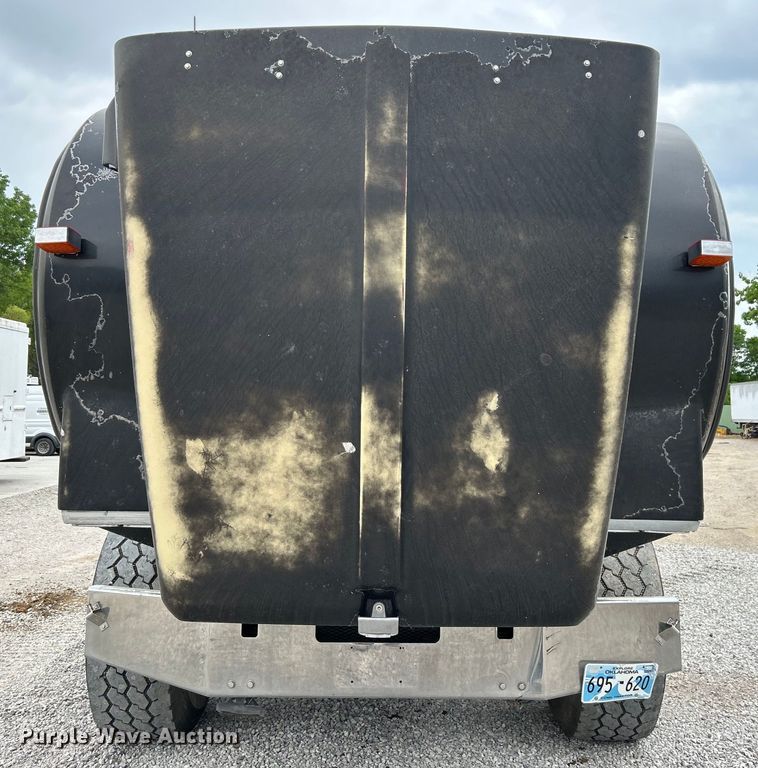 image for item DO1154 1999 Kenworth T800 semi truck