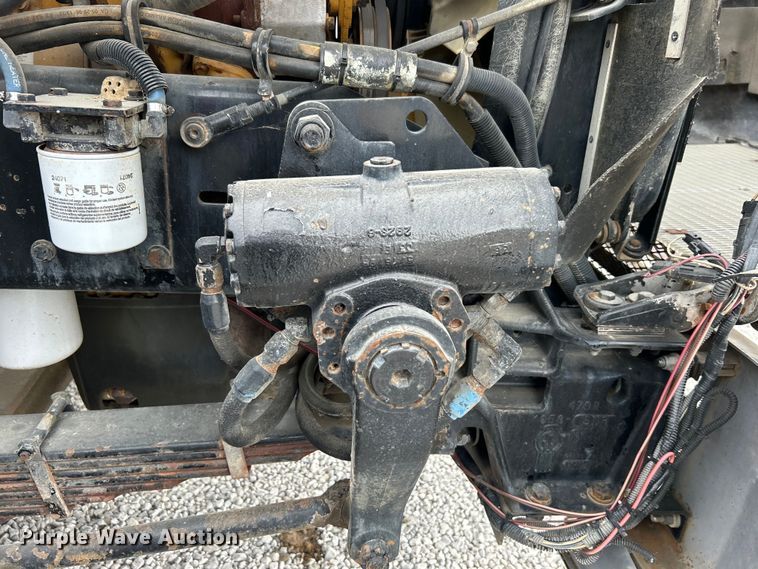 image for item DO1154 1999 Kenworth T800 semi truck