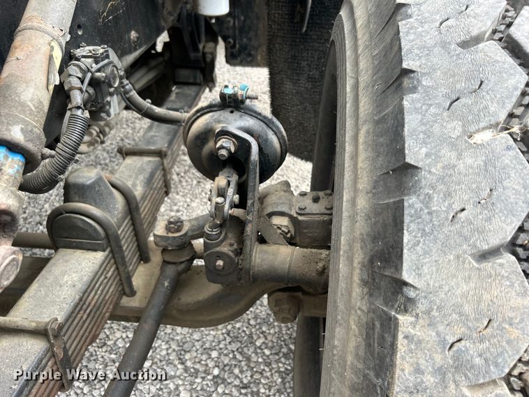 image for item DO1154 1999 Kenworth T800 semi truck