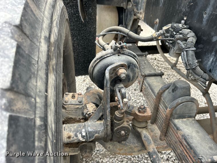 image for item DO1154 1999 Kenworth T800 semi truck