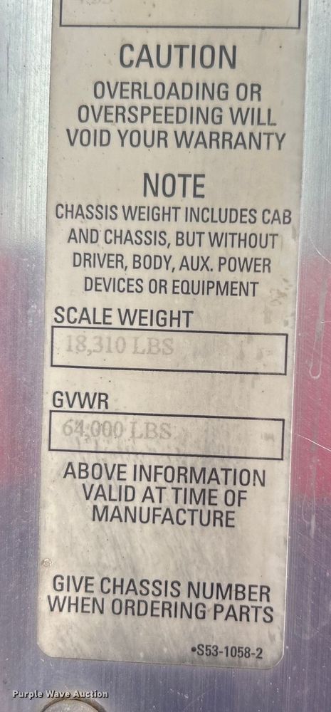 image for item DO1154 1999 Kenworth T800 semi truck