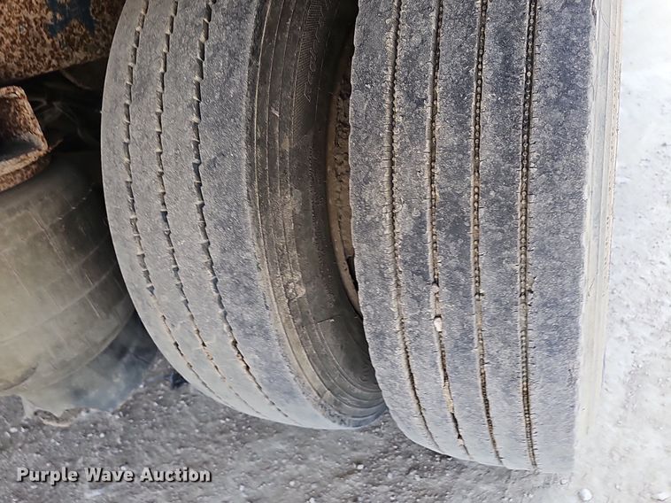 image for item DP0855 1999 Trail King TK70SA-462 drop deck trailer