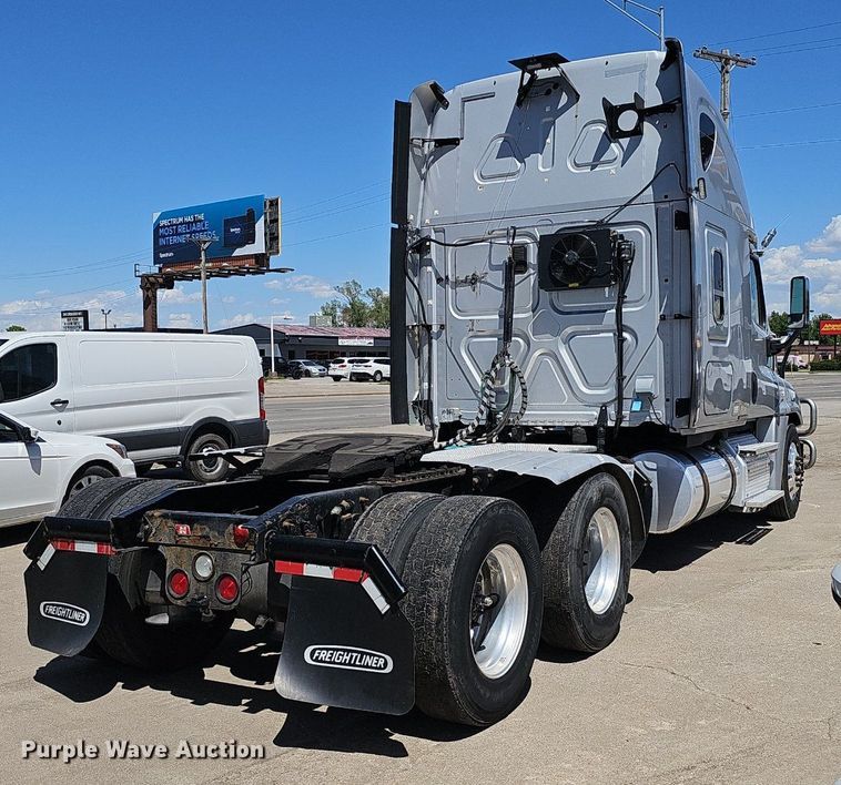 image for item DP0886 2015 Freightliner Cascadia  semi truck