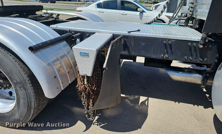 image for item DP0886 2015 Freightliner Cascadia  semi truck