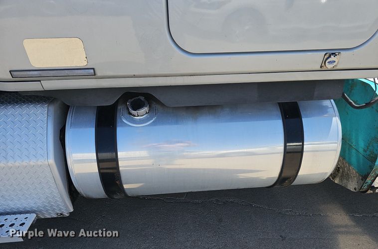 image for item DP0886 2015 Freightliner Cascadia  semi truck