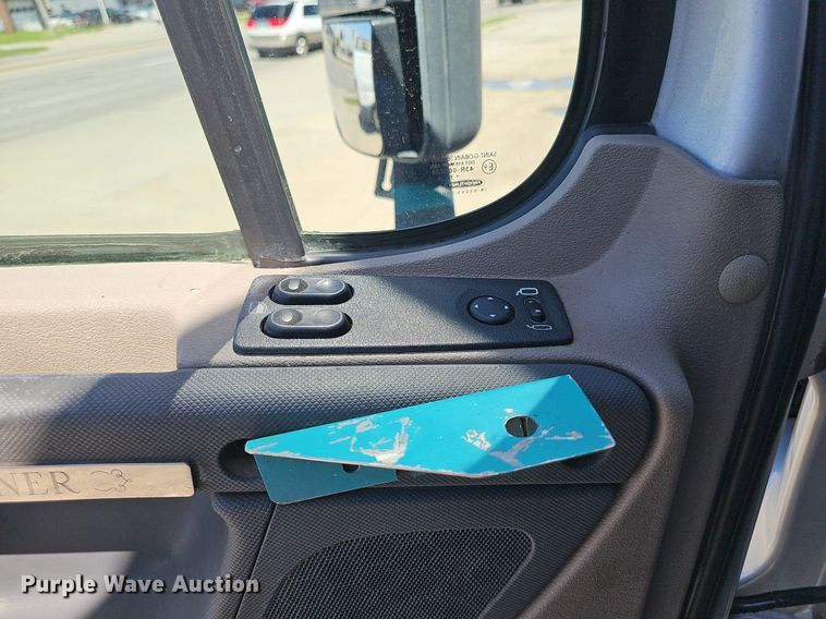 image for item DP0886 2015 Freightliner Cascadia  semi truck