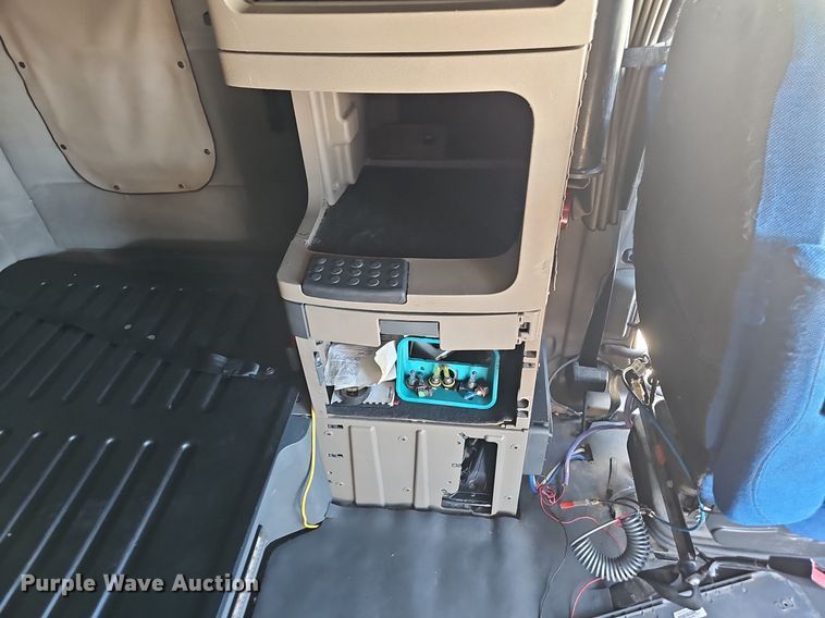 image for item DP0886 2015 Freightliner Cascadia  semi truck