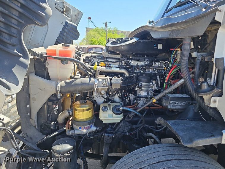 image for item DP0886 2015 Freightliner Cascadia  semi truck