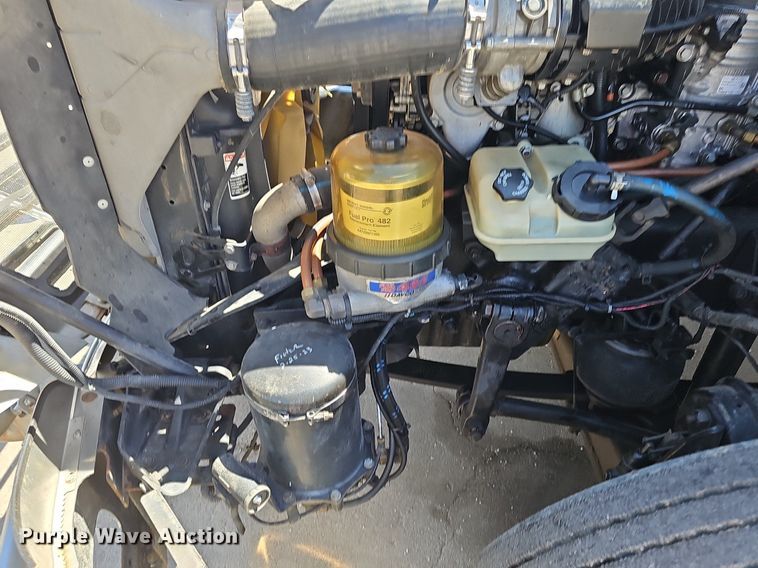 image for item DP0886 2015 Freightliner Cascadia  semi truck