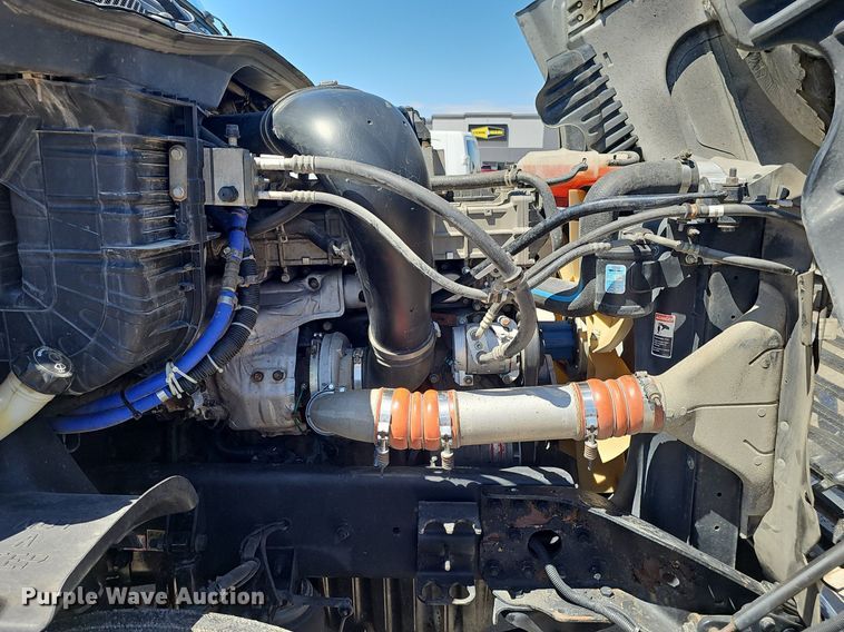 image for item DP0886 2015 Freightliner Cascadia  semi truck