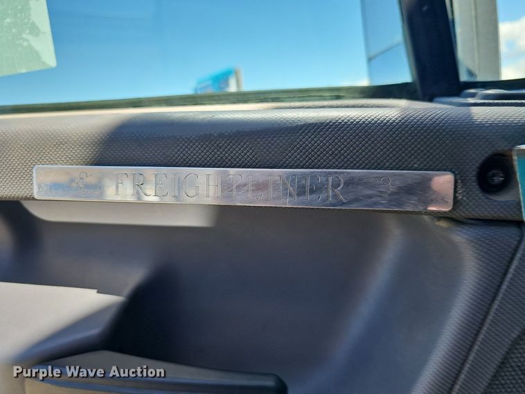 image for item DP0886 2015 Freightliner Cascadia  semi truck