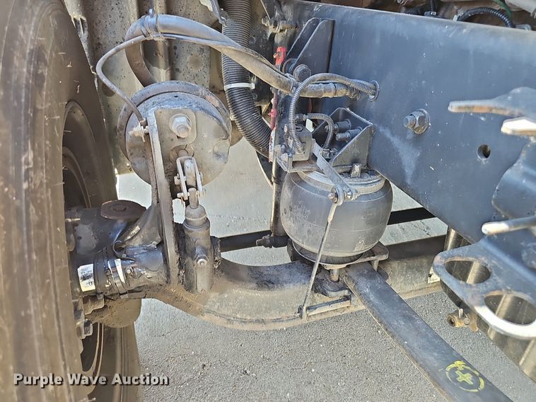 image for item DP0886 2015 Freightliner Cascadia  semi truck