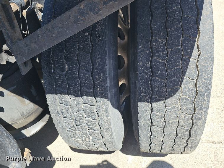 image for item DP0886 2015 Freightliner Cascadia  semi truck