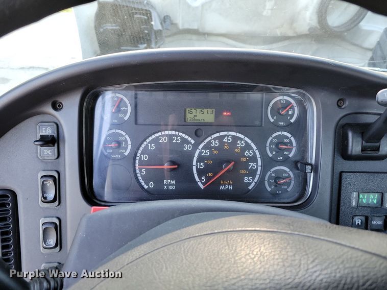 image for item DP1442 2010 Freightliner Business Class M2 semi truck