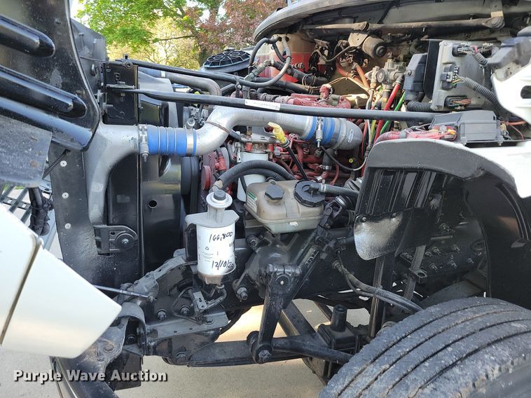 image for item DP1442 2010 Freightliner Business Class M2 semi truck