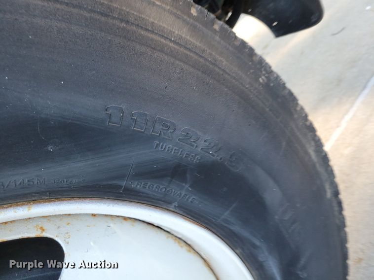 image for item DP1442 2010 Freightliner Business Class M2 semi truck