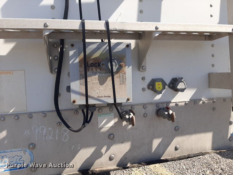 image for item DP2713 1997 Wilson  DWH-400 grain trailer