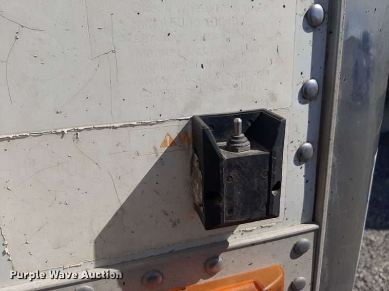 image for item DP2713 1997 Wilson  DWH-400 grain trailer