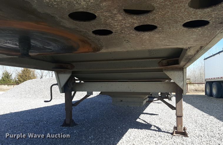 image for item DP2713 1997 Wilson  DWH-400 grain trailer