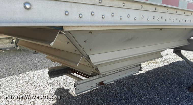 image for item DP2713 1997 Wilson  DWH-400 grain trailer