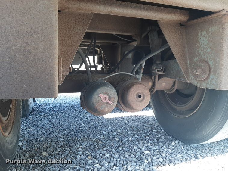 image for item DP2713 1997 Wilson  DWH-400 grain trailer