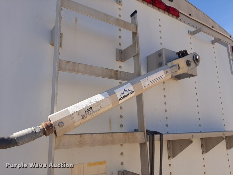 image for item DP2713 1997 Wilson  DWH-400 grain trailer