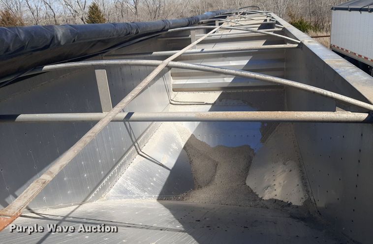 image for item DP2713 1997 Wilson  DWH-400 grain trailer