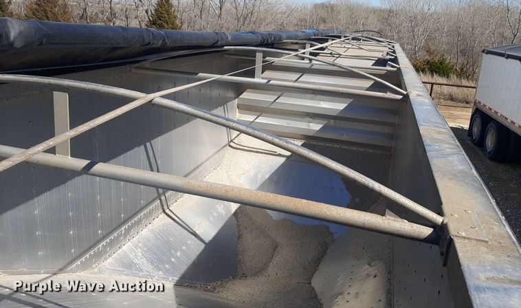 image for item DP2713 1997 Wilson  DWH-400 grain trailer