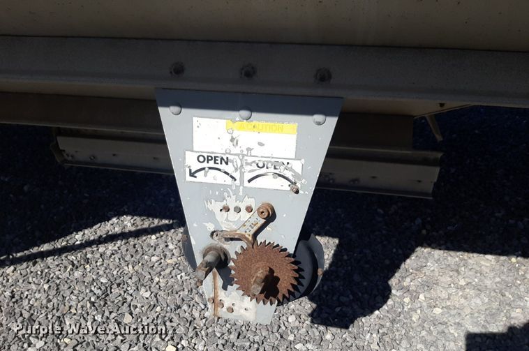 image for item DP2713 1997 Wilson  DWH-400 grain trailer