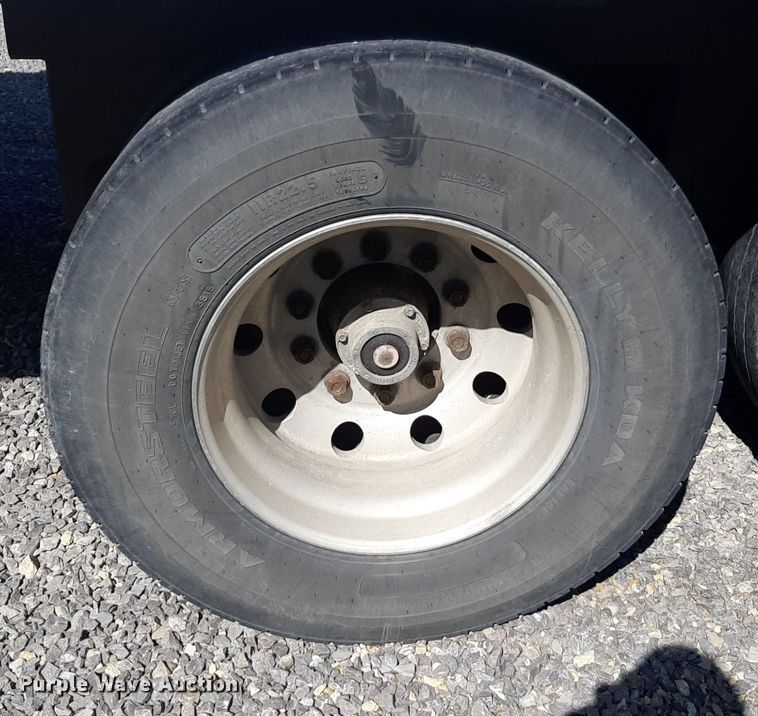 image for item DP2713 1997 Wilson  DWH-400 grain trailer