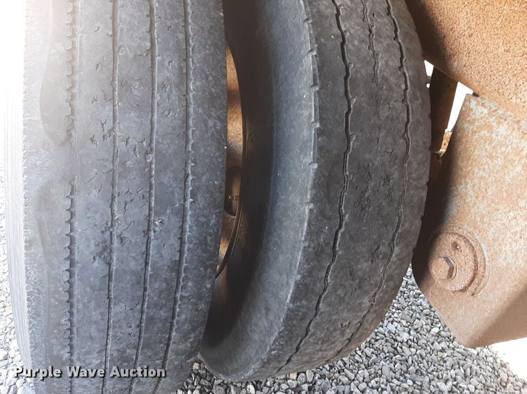 image for item DP2713 1997 Wilson  DWH-400 grain trailer