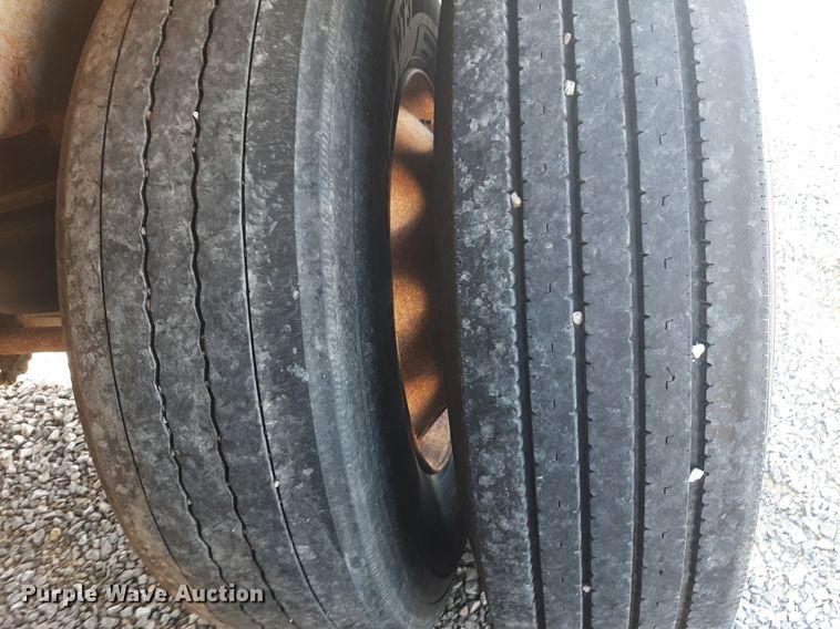 image for item DP2713 1997 Wilson  DWH-400 grain trailer