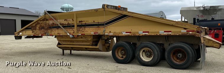 image for item DQ0764 1996 Midland  Gravel Trailer bottom dump trailer